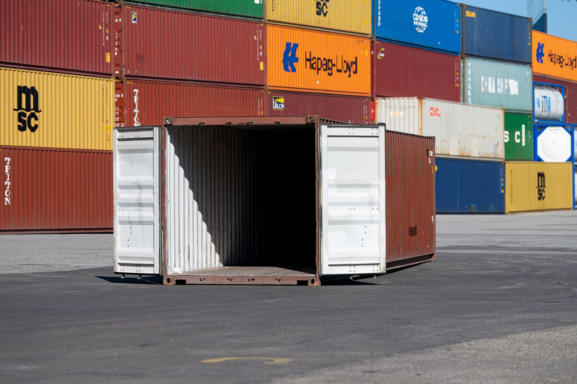 container_product_photos_40ft_background_open