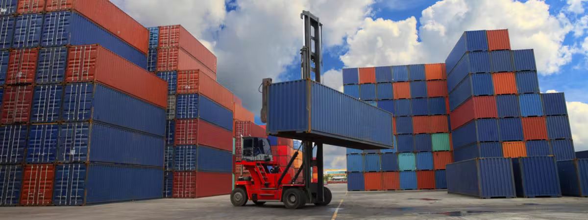 container_lifting_truck