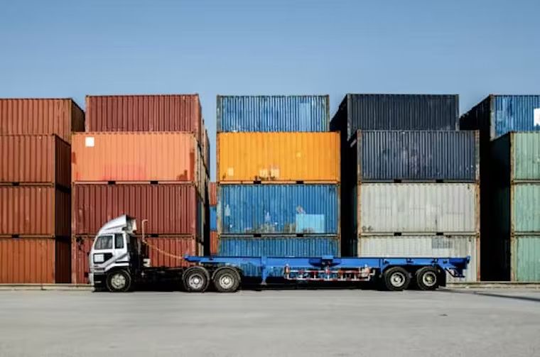shipping containers for transportation logistics